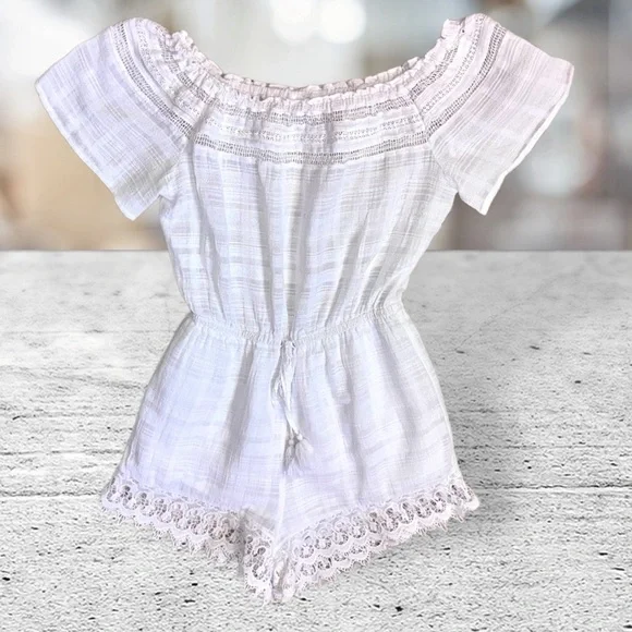 BB DAKOTA  boutique white gauze off shoulder romper women’s size medium - Picture 17 of 17